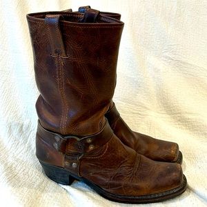 Frye Harness 12R brown leather boots